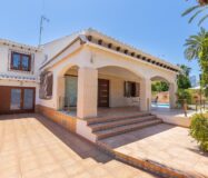 Вилла в Ориуэла Коста 168 кв.м з терасою та басейном