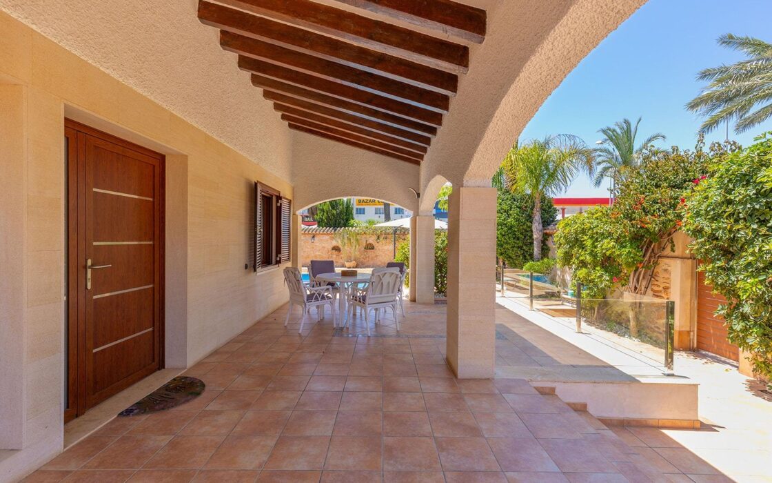 Вилла в Ориуэла Коста 168 кв.м з терасою та басейном