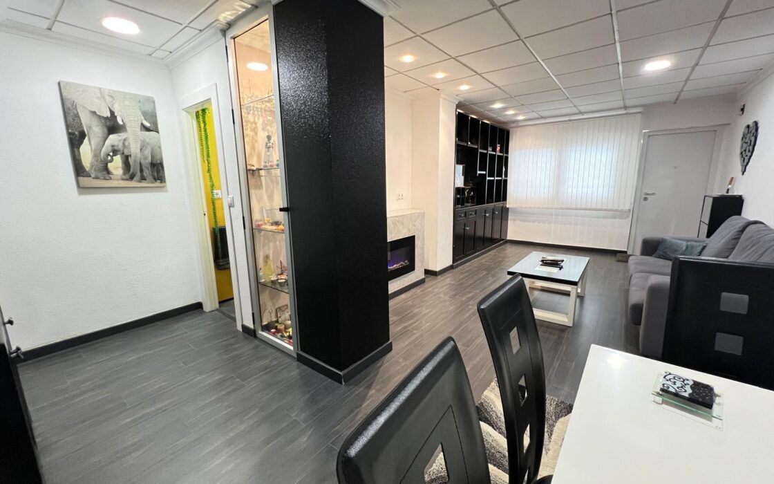 Апартаменты 100 кв.м с террасой в Торревьехе у моря