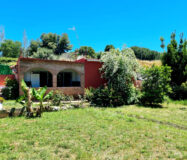 Дом с садом и бассейном недалеко от города, 102 кв.м.