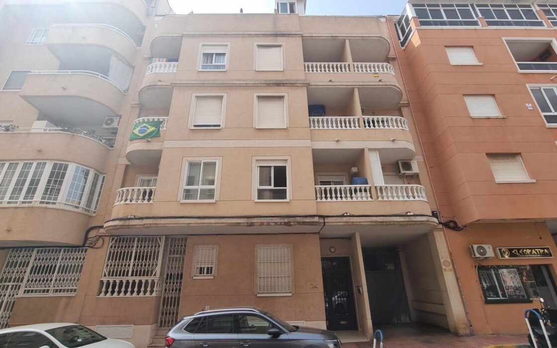 Апартаменты 64 кв.м с террасой в Торревьехе у моря