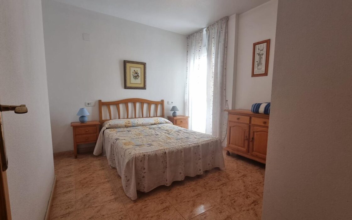 Апартаменты 64 кв.м с террасой в Торревьехе у моря