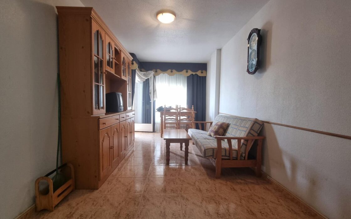 Апартаменты 64 кв.м с террасой в Торревьехе у моря