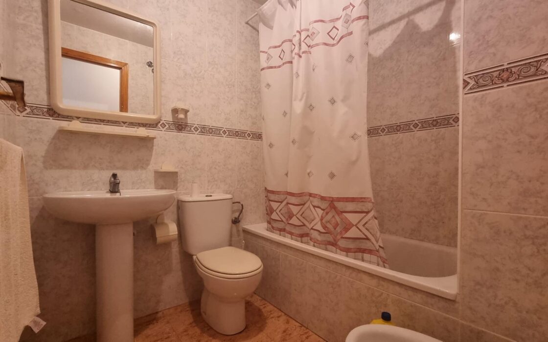 Апартаменты 64 кв.м с террасой в Торревьехе у моря