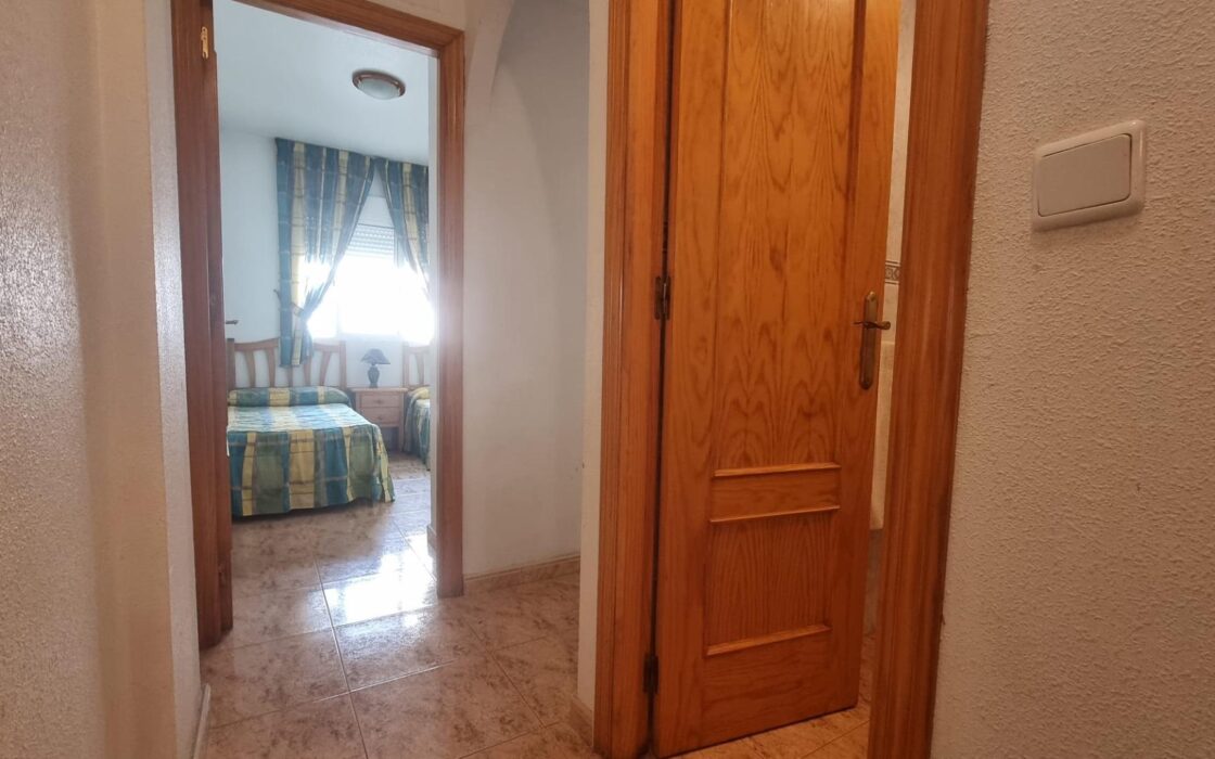 Апартаменты 64 кв.м с террасой в Торревьехе у моря