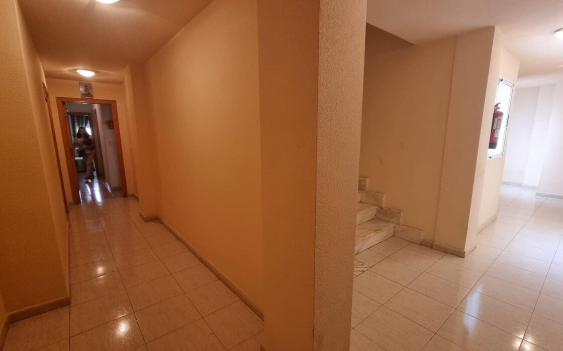 Апартаменты 64 кв.м с террасой в Торревьехе у моря