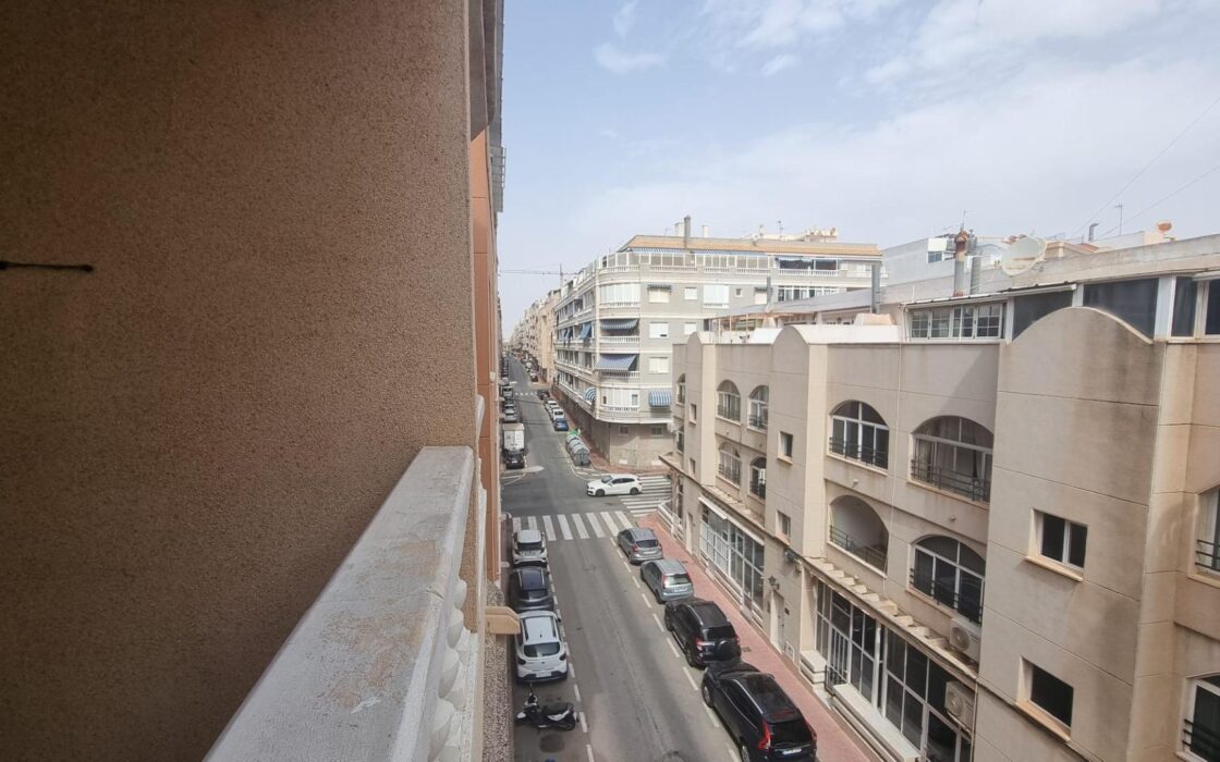 Апартаменты 64 кв.м с террасой в Торревьехе у моря