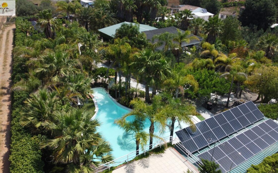 Дом в Бетере 420 кв.м с бассейном, 22 км до моря