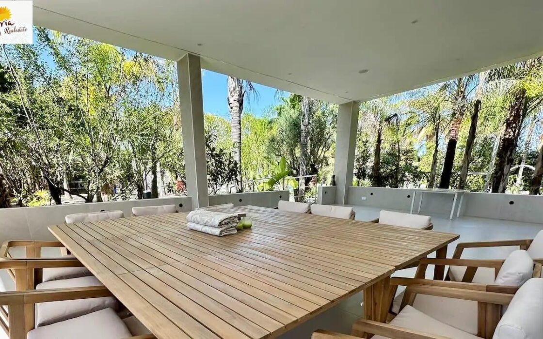 Дом в Бетере 420 кв.м с бассейном, 22 км до моря