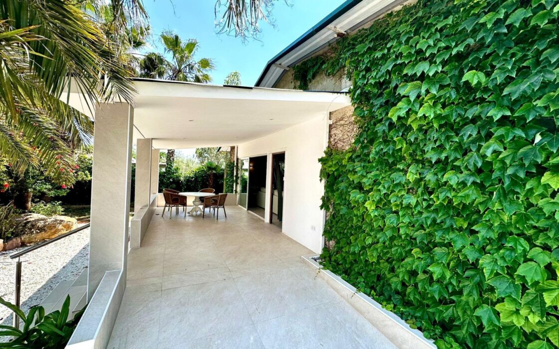 Дом в Бетере 420 кв.м с бассейном, 22 км до моря