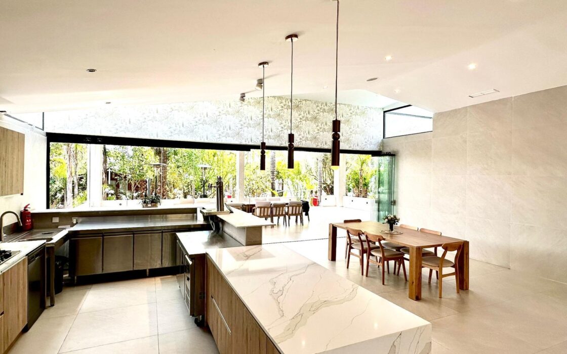 Дом в Бетере 420 кв.м с бассейном, 22 км до моря