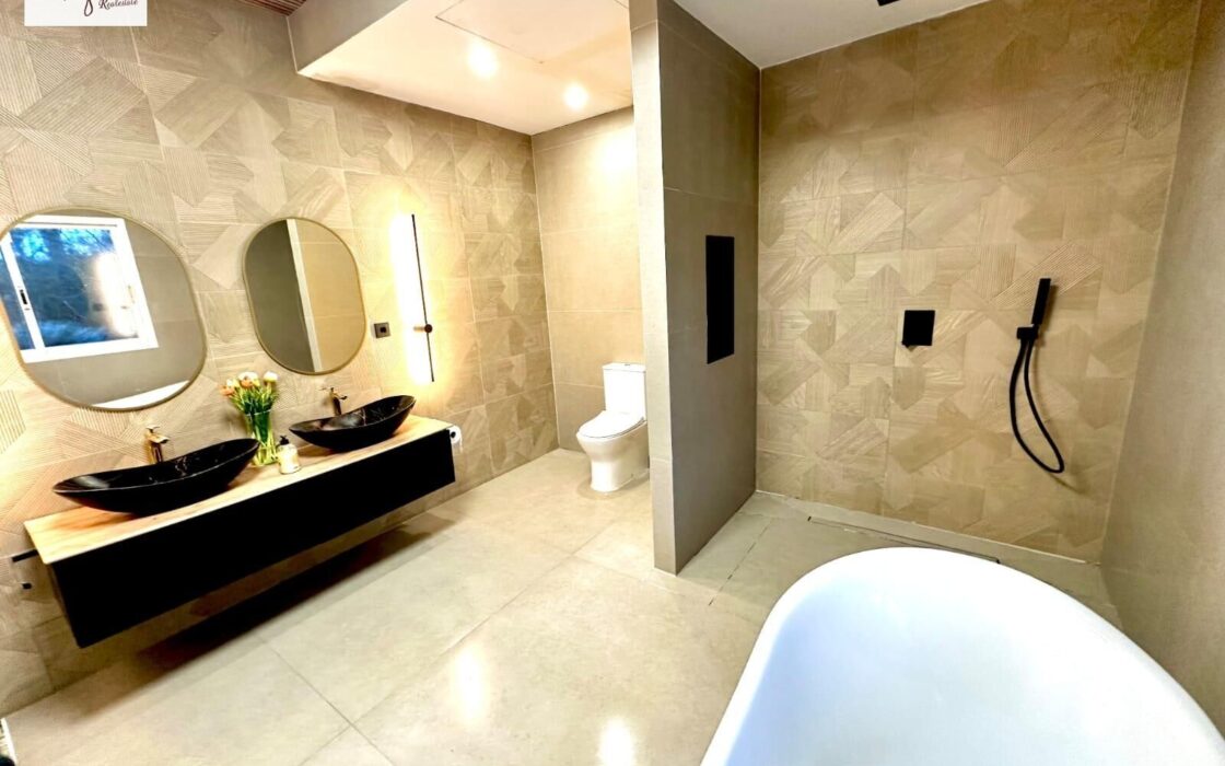 Дом в Бетере 420 кв.м с бассейном, 22 км до моря