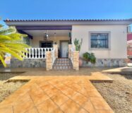 Вилла в Торревьехе 180 кв.м с террасой 1.5 км от моря