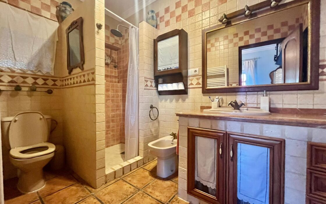 Вилла в Торревьехе 180 кв.м с террасой 1.5 км от моря