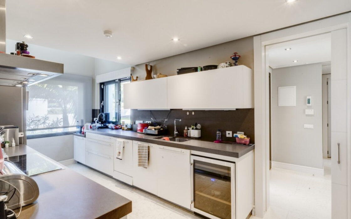 Вілла в Золотій милі, 573 кв.м, тераса, з меблями