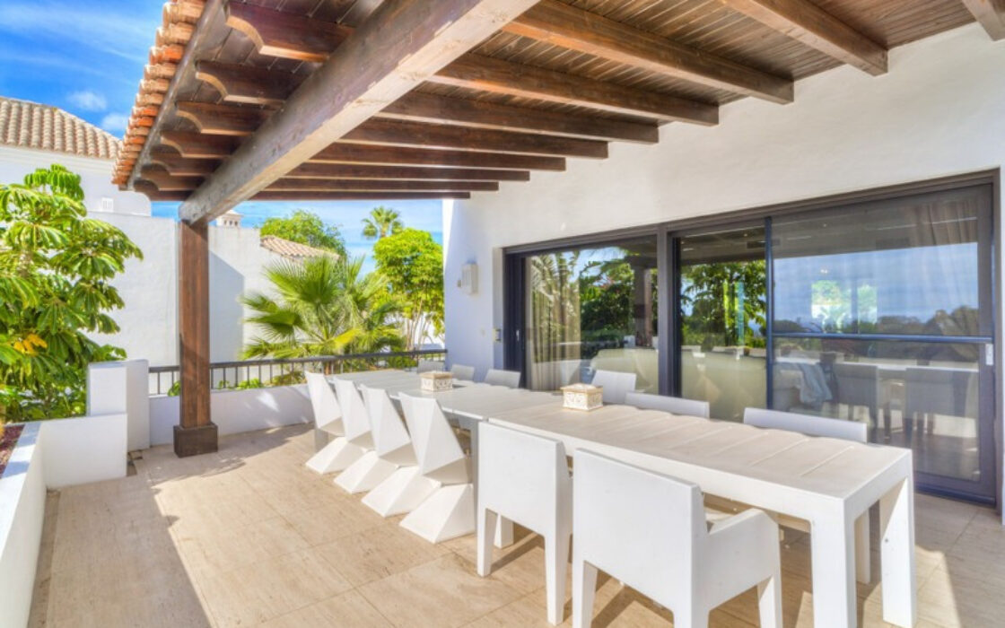 Вілла в Золотій милі, 573 кв.м, тераса, з меблями