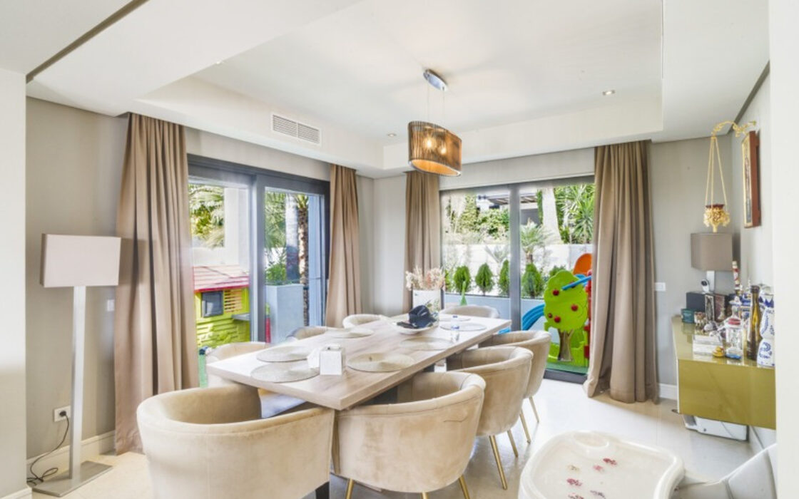 Вілла в Золотій милі, 573 кв.м, тераса, з меблями