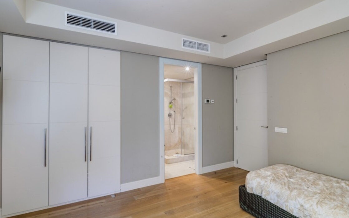 Вілла в Золотій милі, 573 кв.м, тераса, з меблями