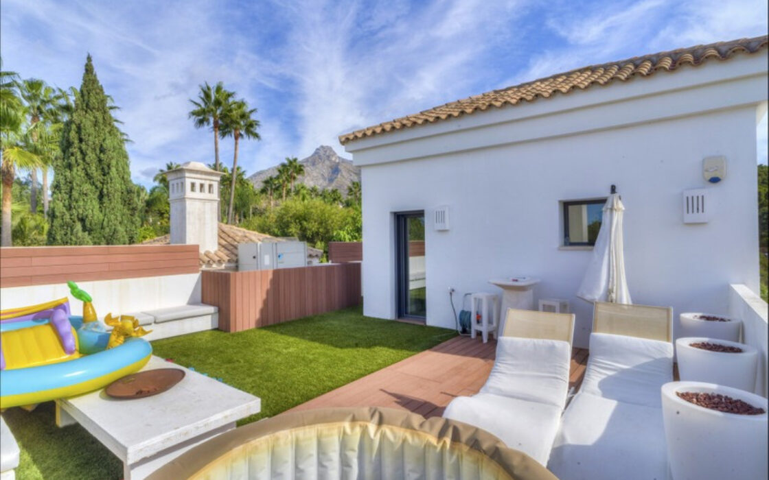 Вілла в Золотій милі, 573 кв.м, тераса, з меблями