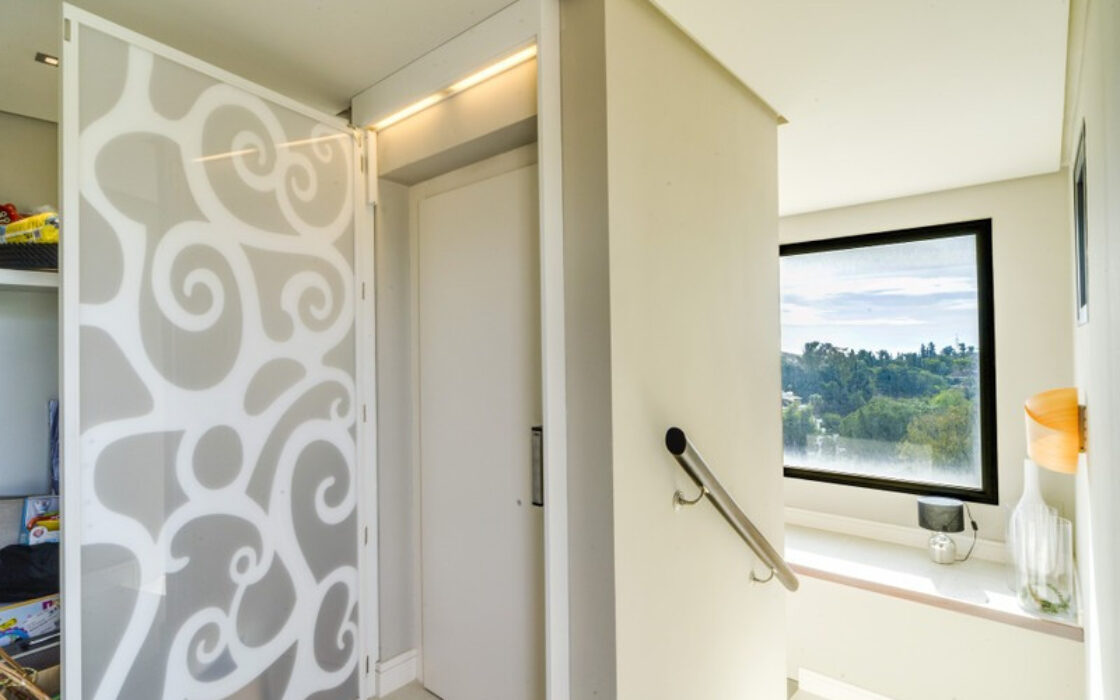 Вілла в Золотій милі, 573 кв.м, тераса, з меблями