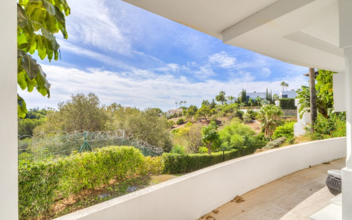 Вілла в Золотій милі, 573 кв.м, тераса, з меблями