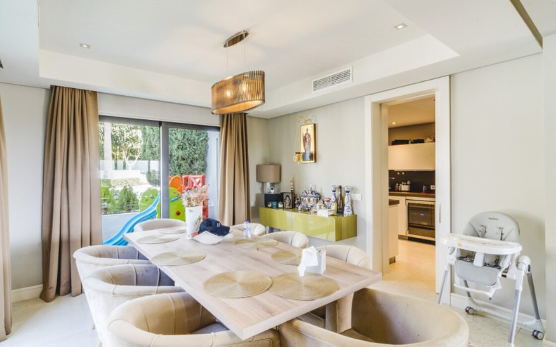 Вілла в Золотій милі, 573 кв.м, тераса, з меблями