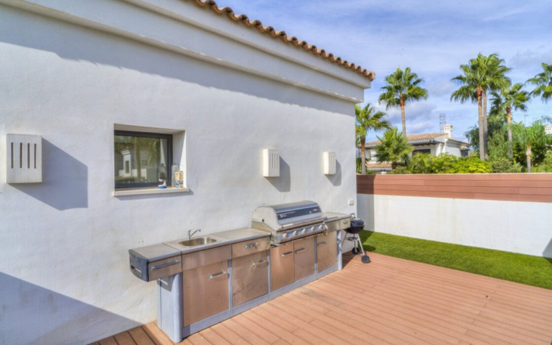 Вілла в Золотій милі, 573 кв.м, тераса, з меблями