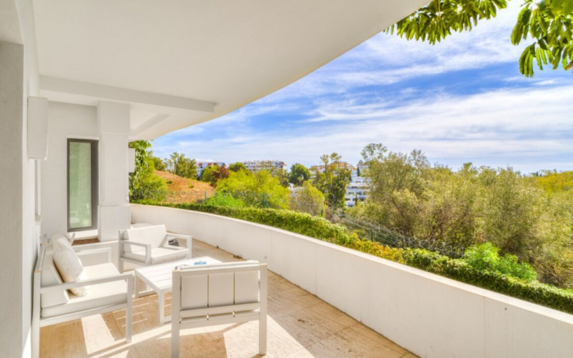 Вілла в Золотій милі, 573 кв.м, тераса, з меблями