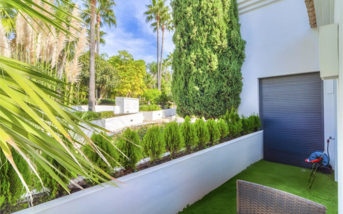 Вілла в Золотій милі, 573 кв.м, тераса, з меблями