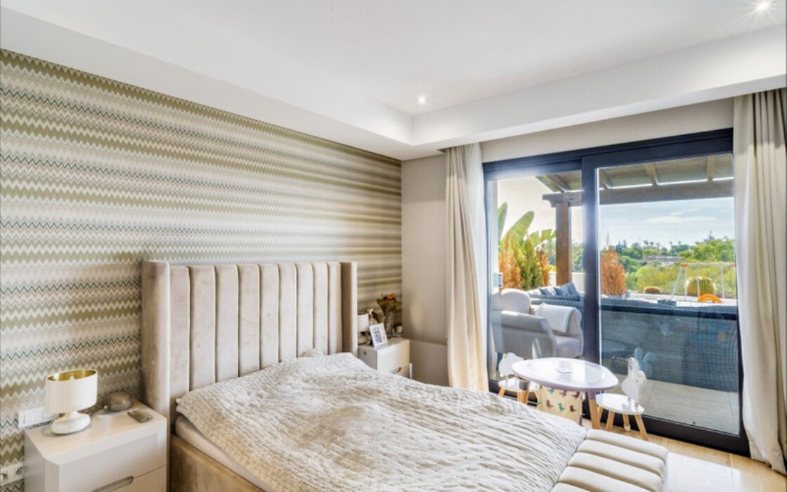 Вілла в Золотій милі, 573 кв.м, тераса, з меблями