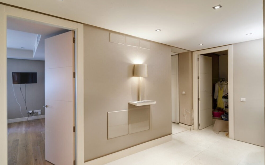 Вілла в Золотій милі, 573 кв.м, тераса, з меблями