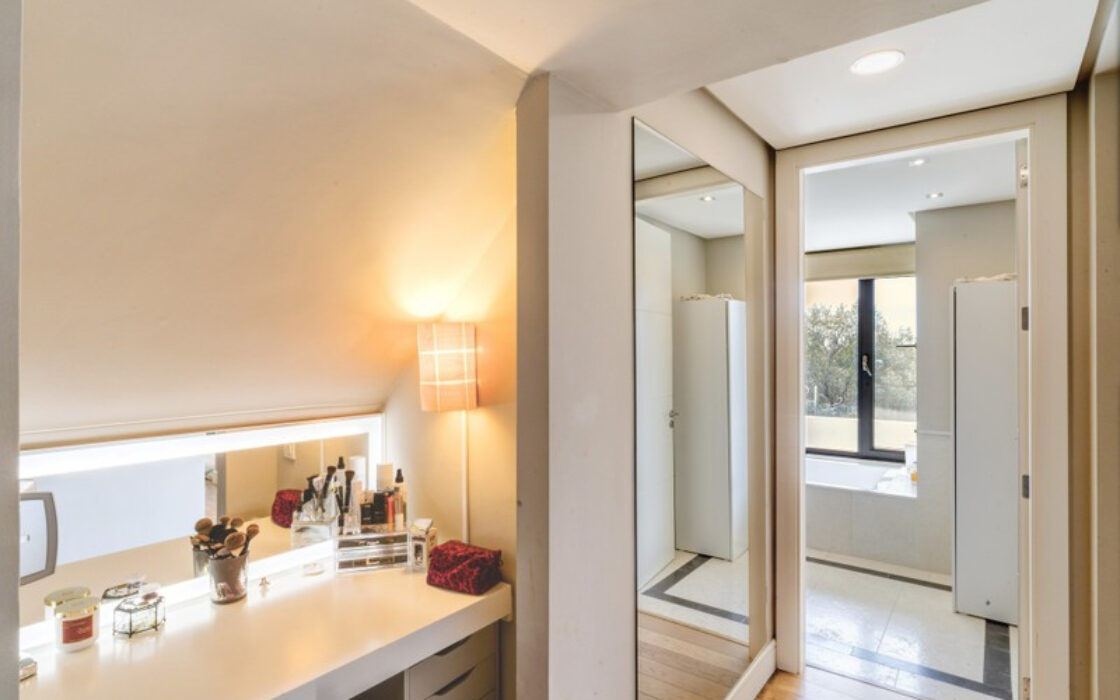 Вілла в Золотій милі, 573 кв.м, тераса, з меблями