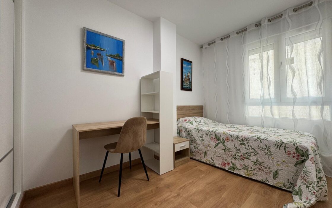 Просторные апартаменты 3 спальни у пляжа Торревьеха 108 кв.м