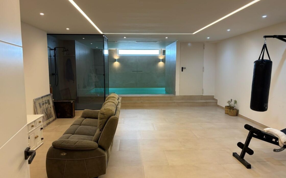 Дом в San Juan Playa 218 кв.м с террасой у моря