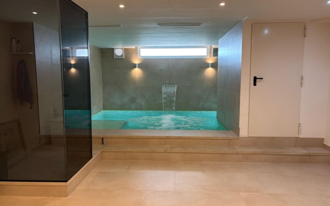 Дом в San Juan Playa 218 кв.м с террасой у моря