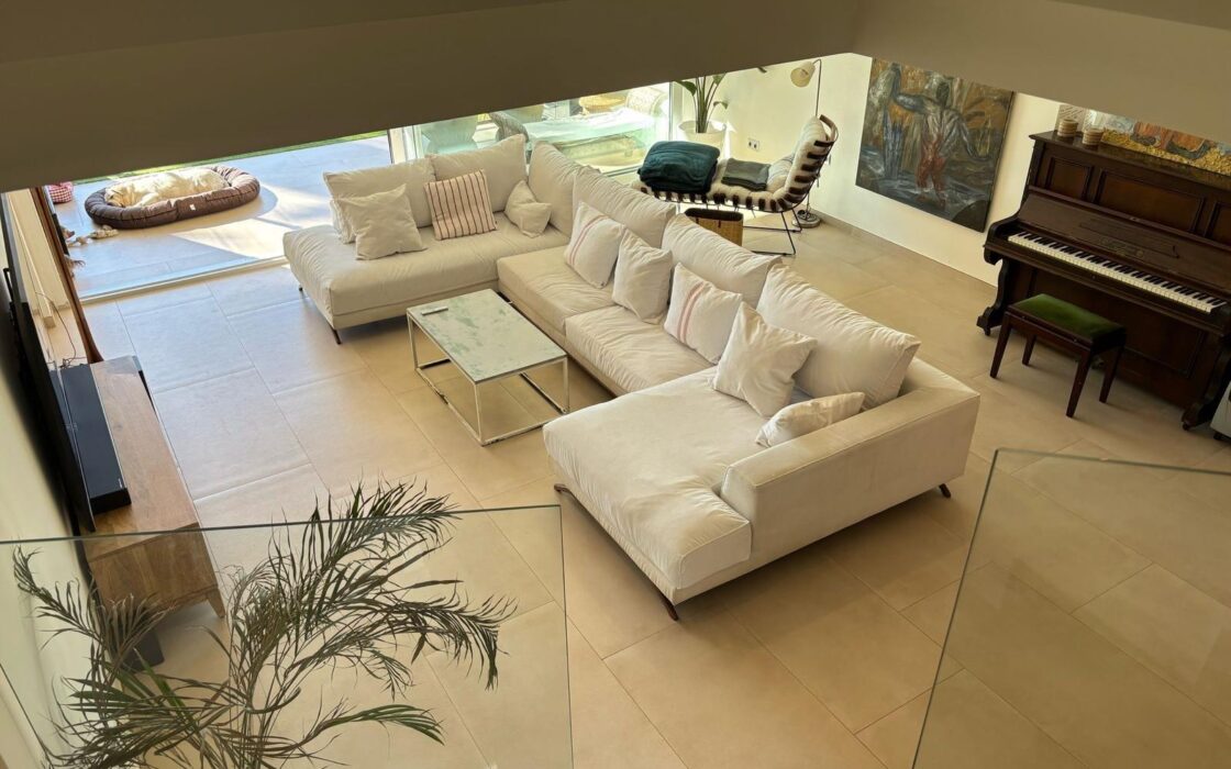 Дом в San Juan Playa 218 кв.м с террасой у моря