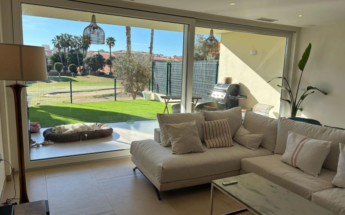 Дом в San Juan Playa 218 кв.м с террасой у моря