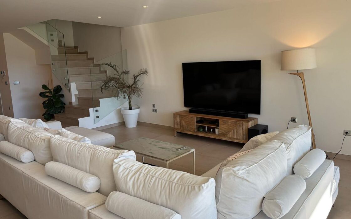 Дом в San Juan Playa 218 кв.м с террасой у моря