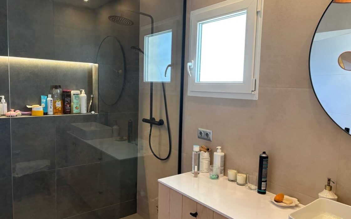 Дом в San Juan Playa 218 кв.м с террасой у моря