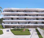 Новые квартиры в Ла-Нусии у моря с террасами и бассейном