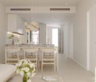 Новые квартиры в Ла-Нусии у моря с террасами и бассейном