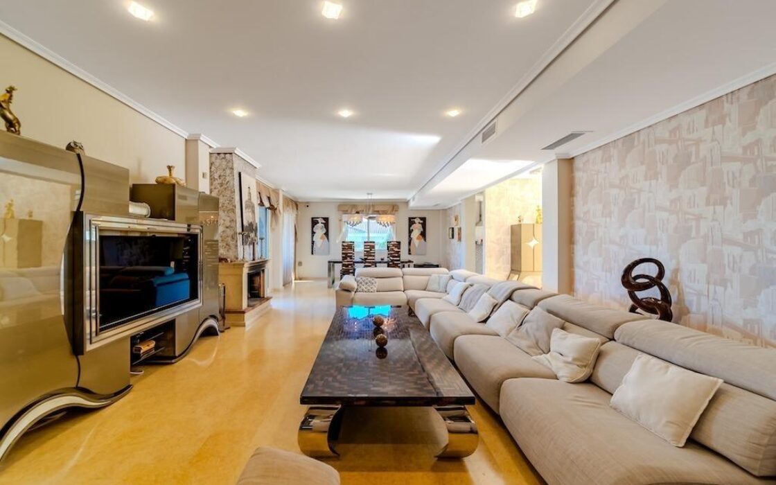 Люкс-вилла в 300 м от пляжа Ла Мата, 5 спален, 438 кв.м