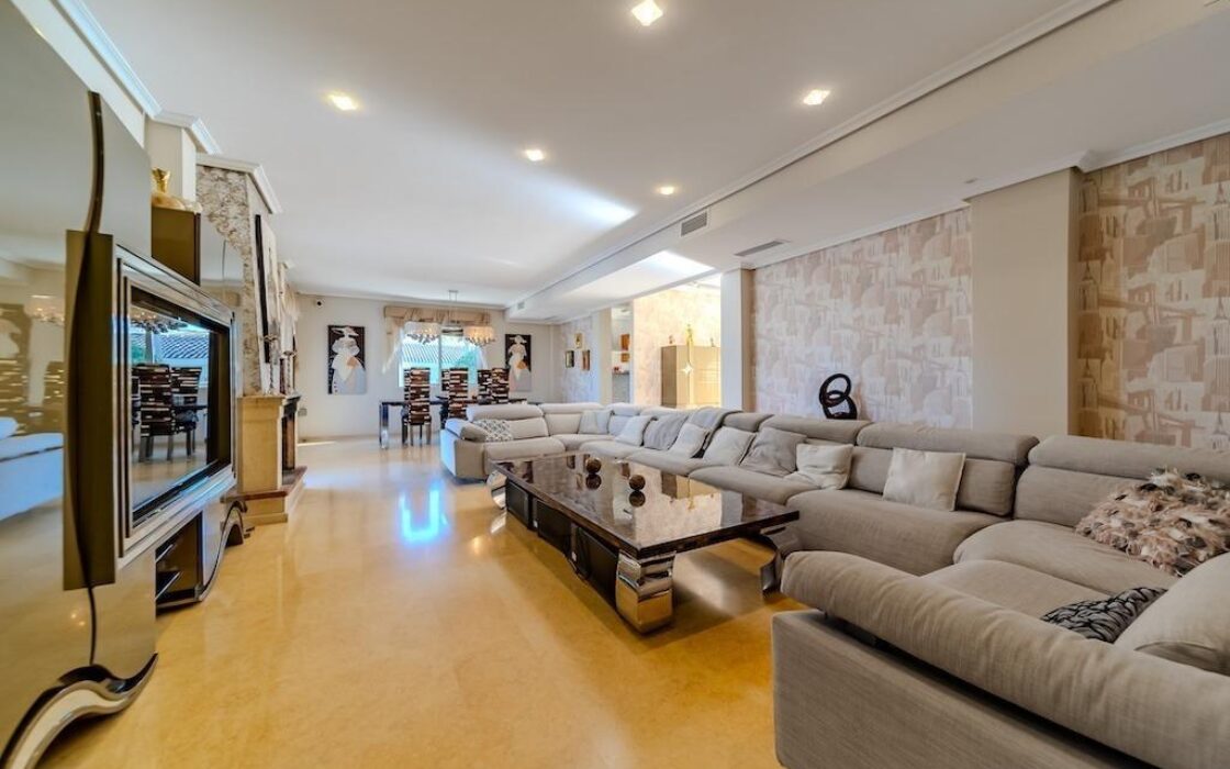 Люкс-вилла в 300 м от пляжа Ла Мата, 5 спален, 438 кв.м