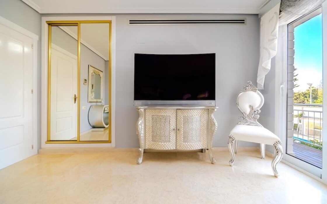 Люкс-вилла в 300 м от пляжа Ла Мата, 5 спален, 438 кв.м