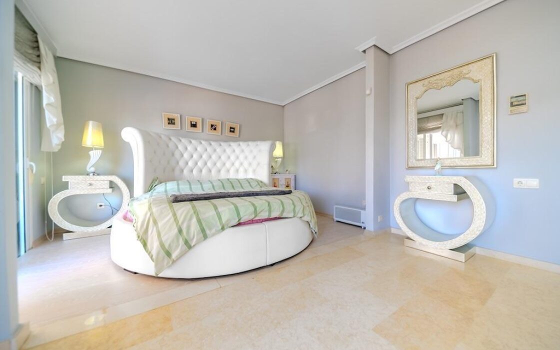 Люкс-вилла в 300 м от пляжа Ла Мата, 5 спален, 438 кв.м