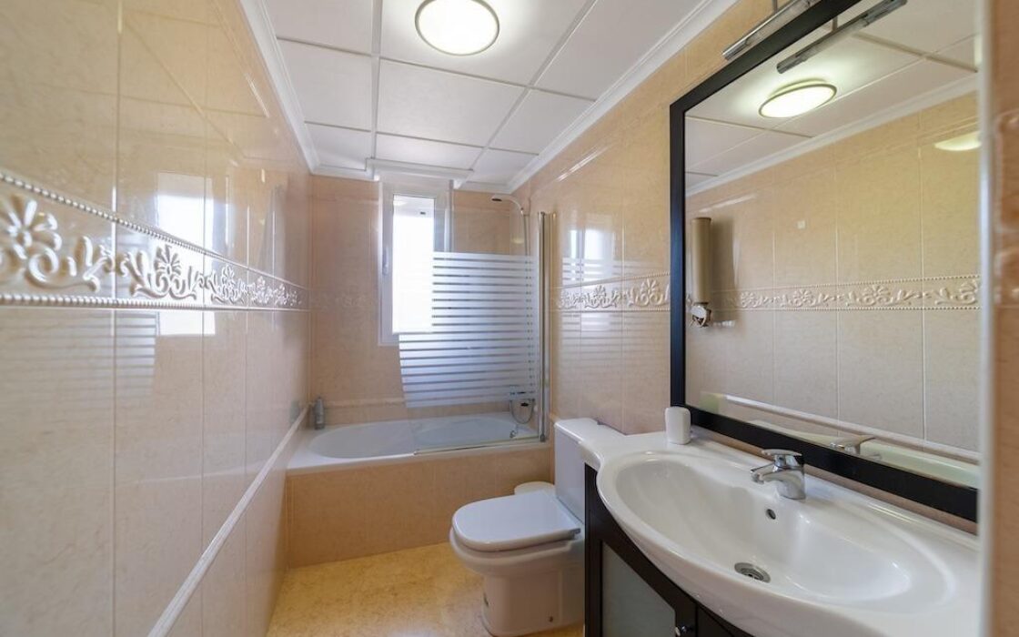 Люкс-вилла в 300 м от пляжа Ла Мата, 5 спален, 438 кв.м