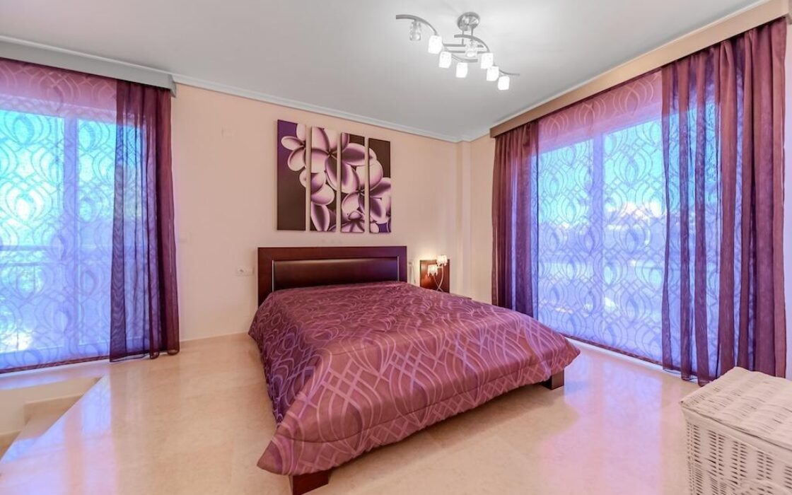 Люкс-вилла в 300 м от пляжа Ла Мата, 5 спален, 438 кв.м