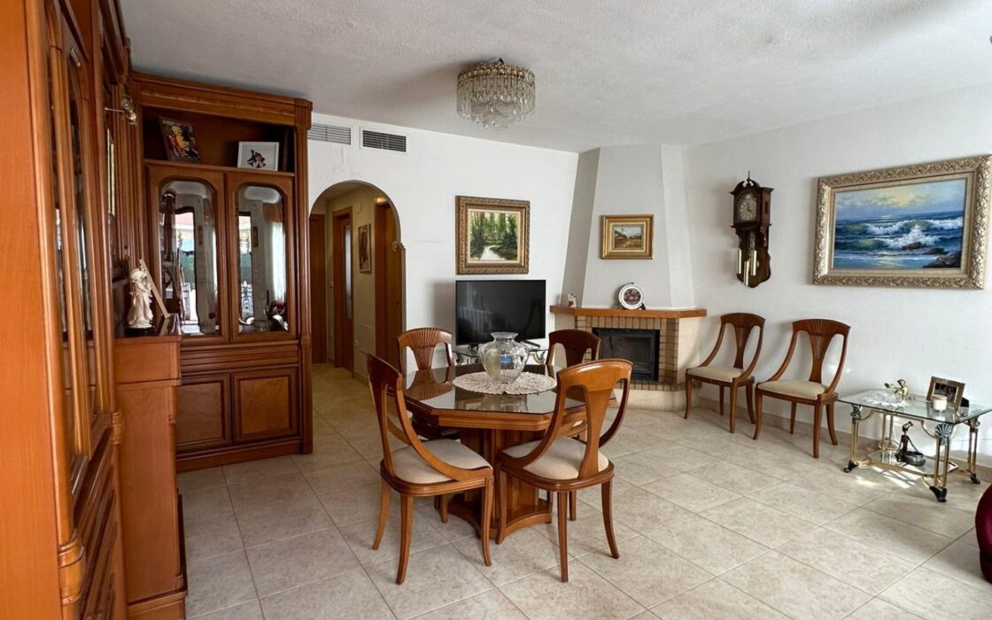 Будинок в Аліканте з терасою, 314 кв.м, 5 кімнат