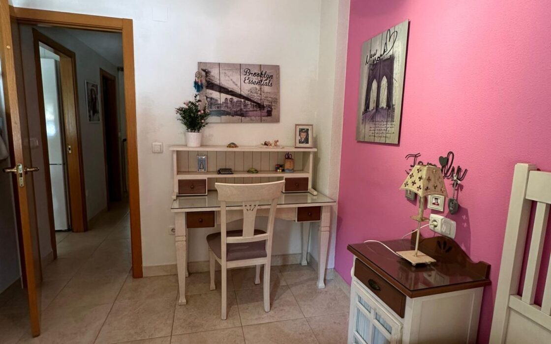 Будинок в Аліканте з терасою, 314 кв.м, 5 кімнат