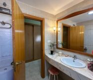 Будинок в Аліканте з терасою, 314 кв.м, 5 кімнат